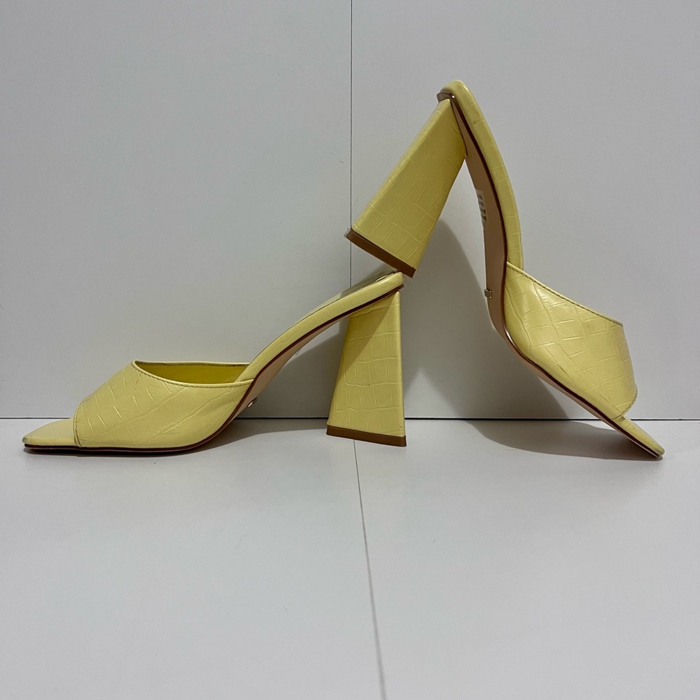 BiLLiNi Quinn Yellow Heels - Picture 2 of 6